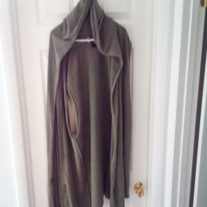 Lightweight hooded sleeveless vest